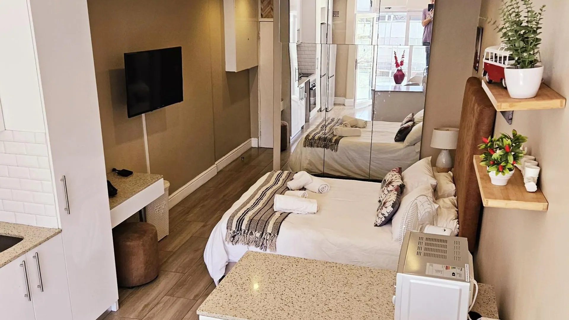 Studio 37 Hyde Park Apartments Città del Capo