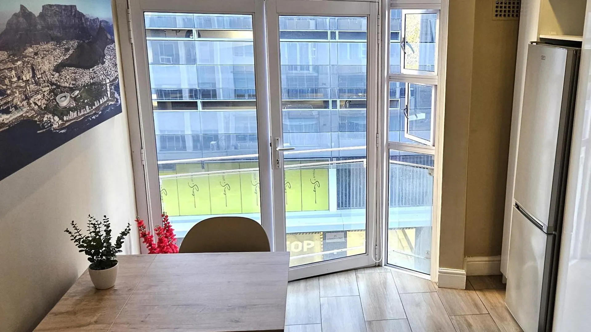 Studio 37 Hyde Park Apartments Città del Capo