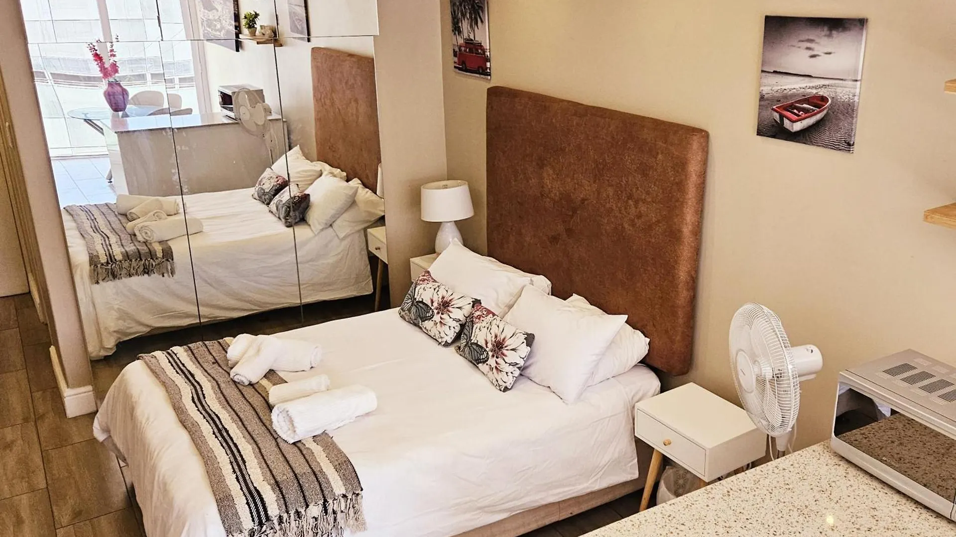 Studio 37 Hyde Park Apartments Κέιπ Τάουν Νότια Αφρική